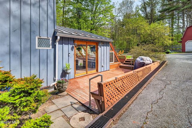 5647 Lake Road, Galway, NY 12074