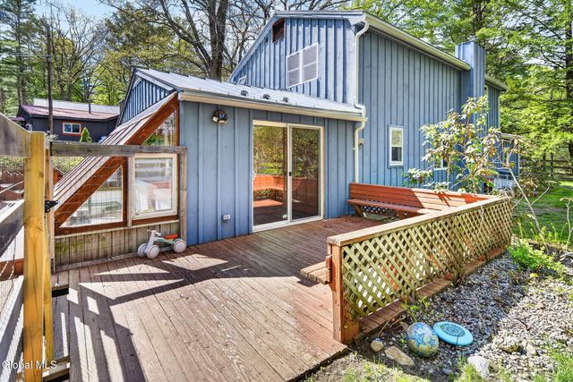 5647 Lake Road, Galway, NY 12074