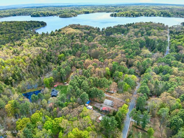 5647 Lake Road, Galway, NY 12074