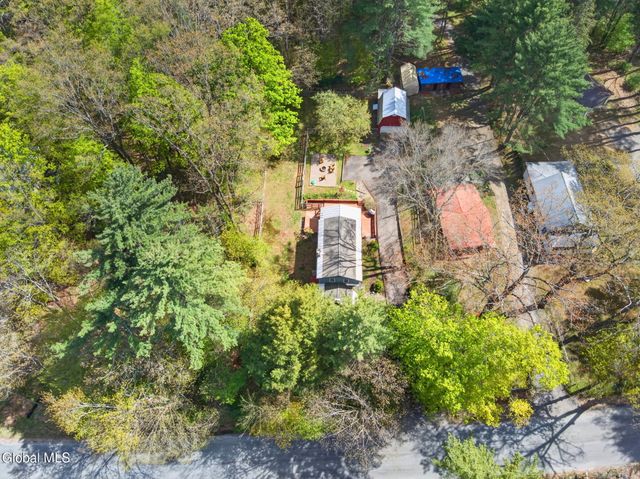 5647 Lake Road, Galway, NY 12074