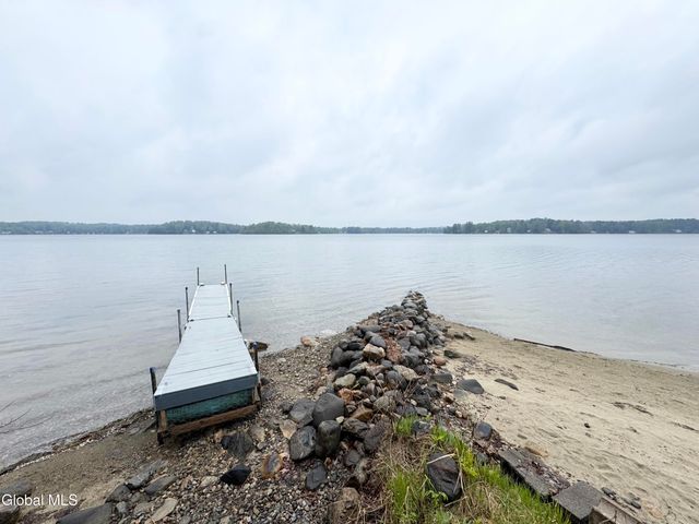 5647 Lake Road, Galway, NY 12074