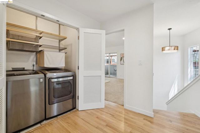 2170 Arrowhead Dr, Oakland, CA 94611