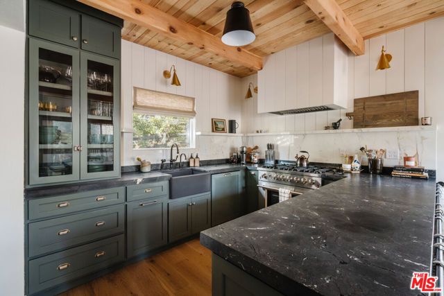 28805 North Shore Road, Lake Arrowhead, CA 92352