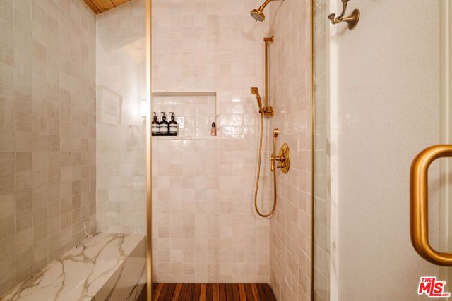 28805 North Shore Road, Lake Arrowhead, CA 92352