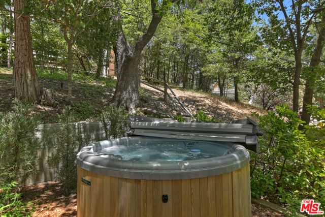 28805 North Shore Road, Lake Arrowhead, CA 92352