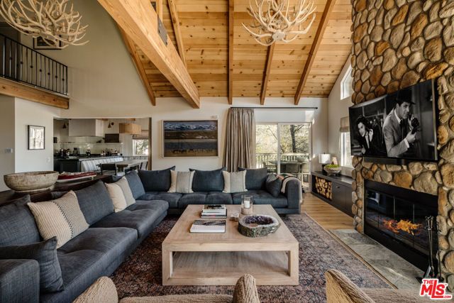 28805 North Shore Road, Lake Arrowhead, CA 92352