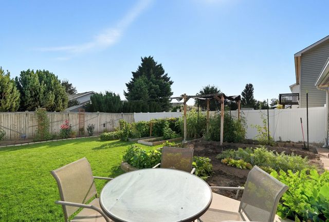 732 E Carrie Dr, Medical Lake, WA 99022