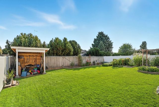 732 E Carrie Dr, Medical Lake, WA 99022