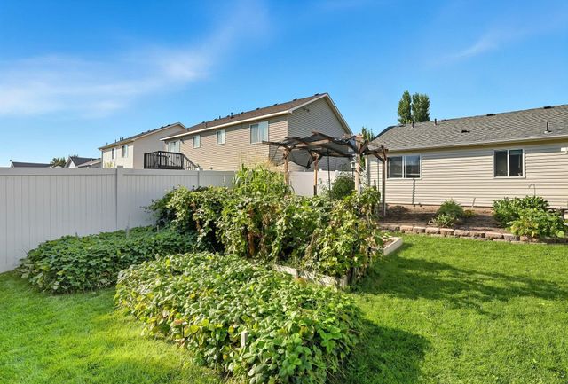 732 E Carrie Dr, Medical Lake, WA 99022