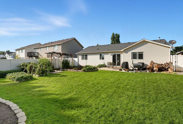 732 E Carrie Dr, Medical Lake, WA 99022