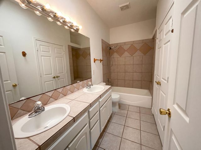 6331 Pima Place NW, Albuquerque, NM 87120