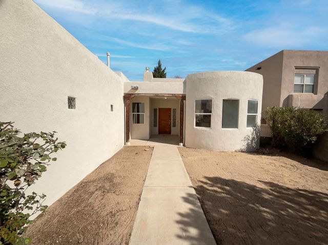 6331 Pima Place NW, Albuquerque, NM 87120