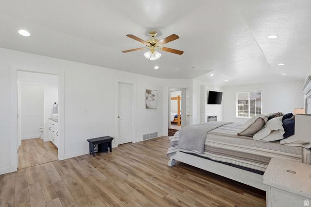 1468 N FLINT MEADOW DR, Kaysville, UT 84037