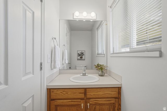 1468 N FLINT MEADOW DR, Kaysville, UT 84037