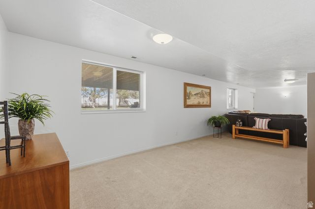 1468 N FLINT MEADOW DR, Kaysville, UT 84037