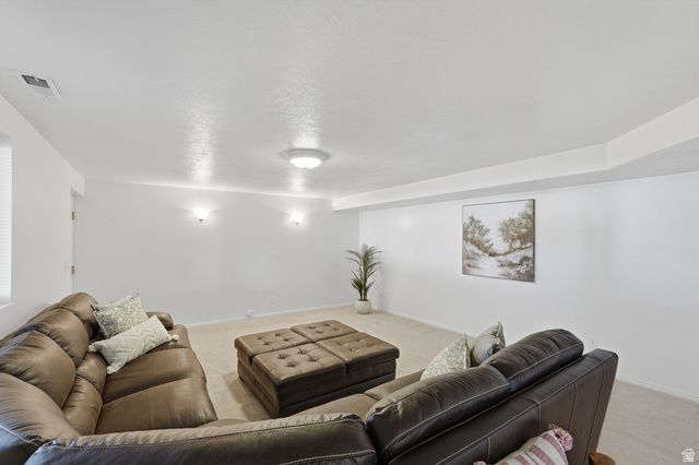 1468 N FLINT MEADOW DR, Kaysville, UT 84037