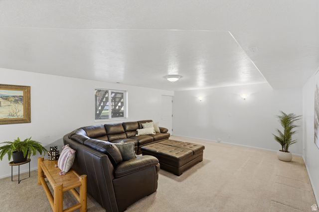 1468 N FLINT MEADOW DR, Kaysville, UT 84037