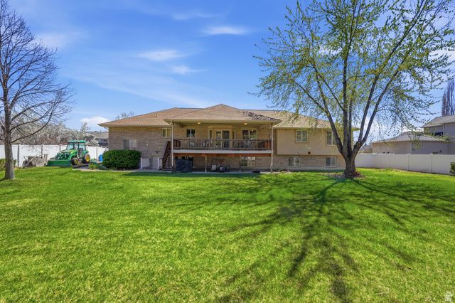 1468 N FLINT MEADOW DR, Kaysville, UT 84037
