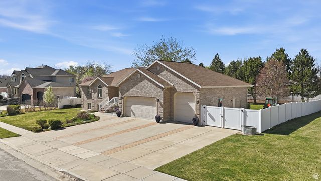 1468 N FLINT MEADOW DR, Kaysville, UT 84037