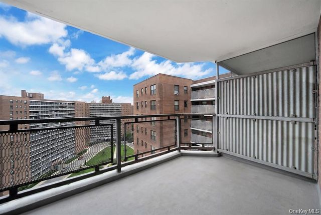 61-15 98th Street 16H, Rego Park, NY 11374