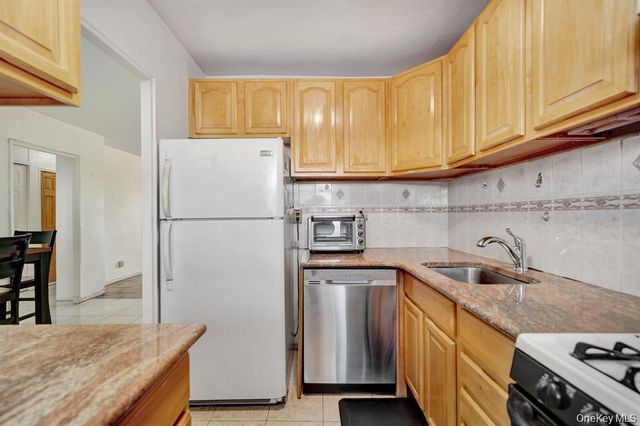 61-15 98th Street 16H, Rego Park, NY 11374