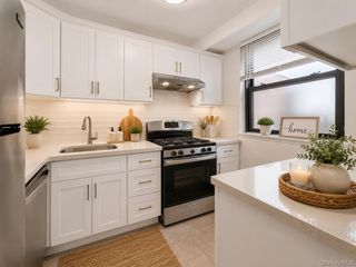 61-15 98th Street 16H, Rego Park, NY 11374