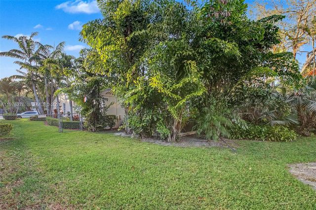 15401 SW 81 Avenue, Palmetto Bay, FL 33157