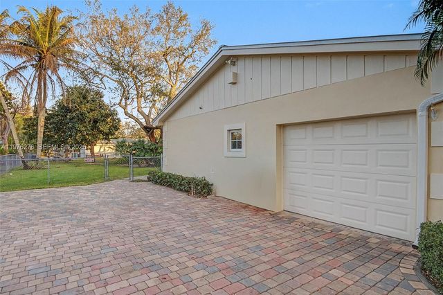 15401 SW 81 Avenue, Palmetto Bay, FL 33157