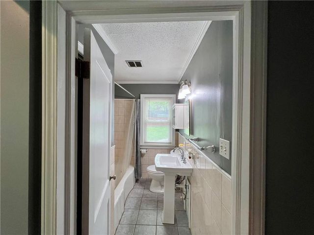 8207 Hemlock Street, Overland Park, KS 66204