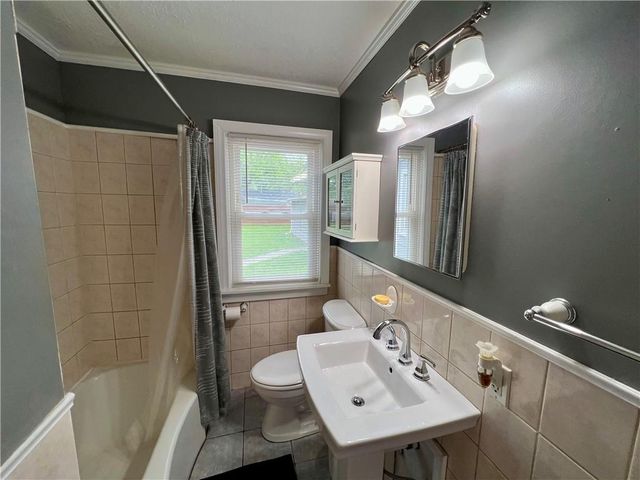 8207 Hemlock Street, Overland Park, KS 66204