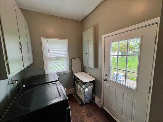 8207 Hemlock Street, Overland Park, KS 66204