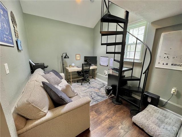 8207 Hemlock Street, Overland Park, KS 66204