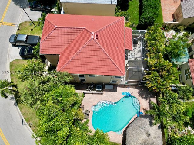 584 NW 87th Ter, Coral Springs, FL 33071