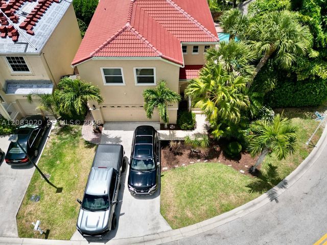 584 NW 87th Ter, Coral Springs, FL 33071