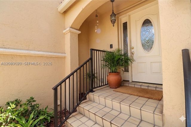 584 NW 87th Ter, Coral Springs, FL 33071