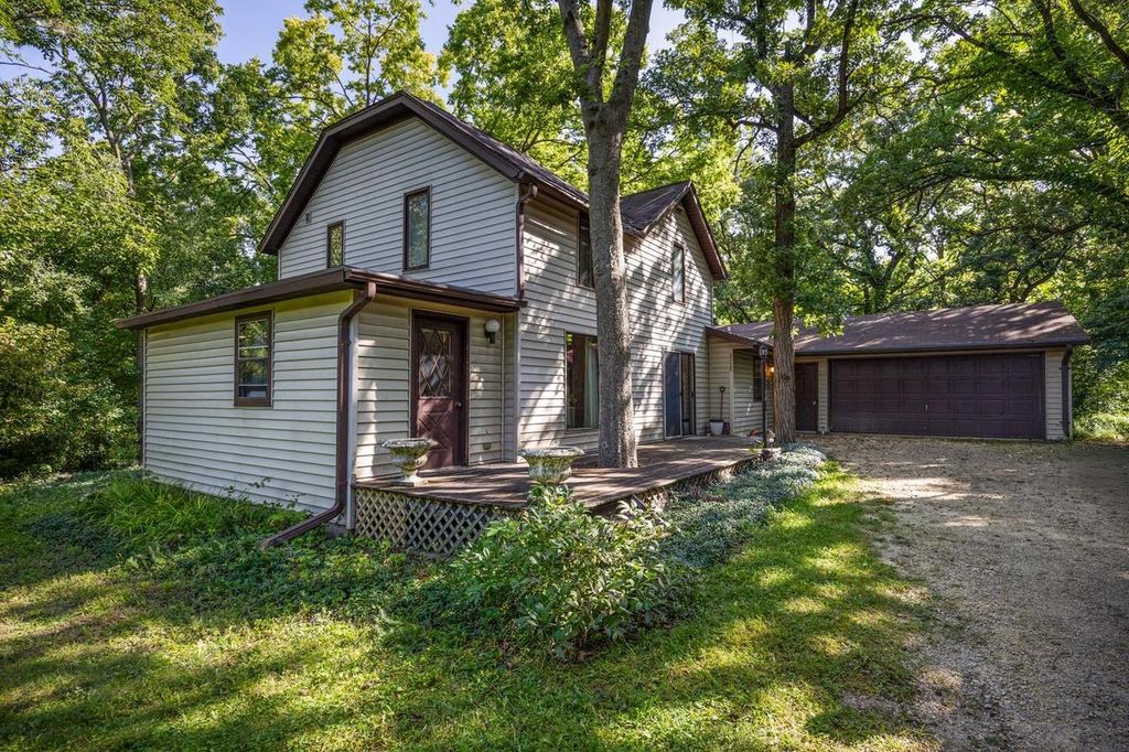 2879 S Riverside Drive, Beloit, WI 53511