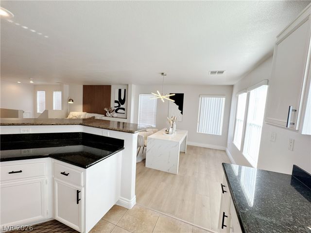 6545 Sunset Pines Street, Las Vegas, NV 89148