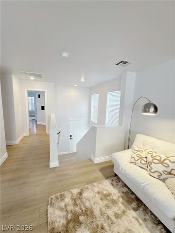 6545 Sunset Pines Street, Las Vegas, NV 89148