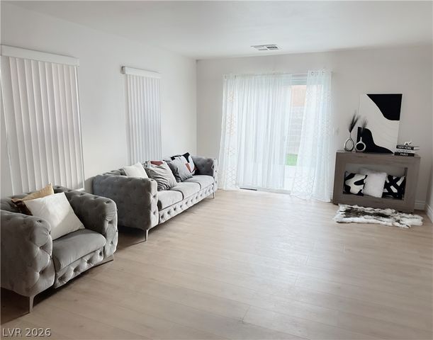 6545 Sunset Pines Street, Las Vegas, NV 89148