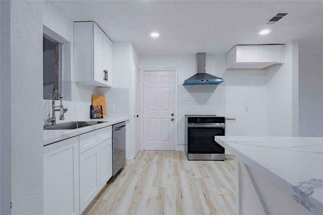 2902 Misty Park Drive, Houston, TX 77082