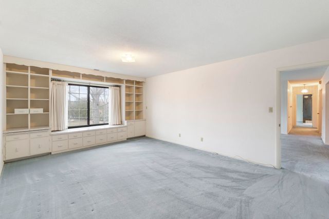 1925 Westchester Rd Apt 214, Waterloo, IA 50701