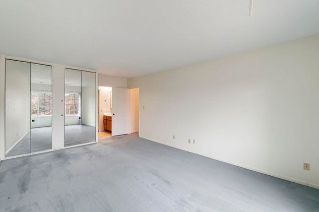 1925 Westchester Rd Apt 214, Waterloo, IA 50701