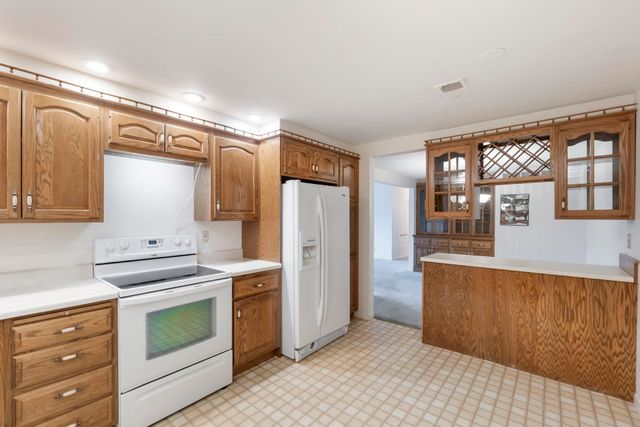 1925 Westchester Rd Apt 214, Waterloo, IA 50701