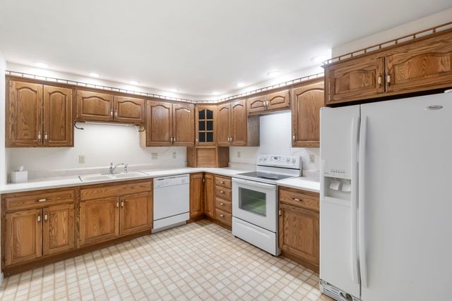 1925 Westchester Rd Apt 214, Waterloo, IA 50701