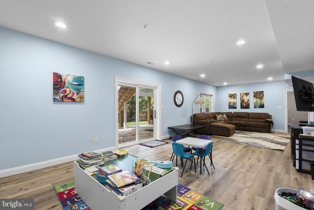 4702 EDGEFIELD RD, Bethesda, MD 20814