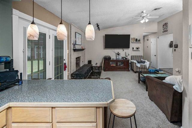 706 SW Normandy Ave, Lawton, OK 73505