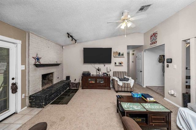 706 SW Normandy Ave, Lawton, OK 73505