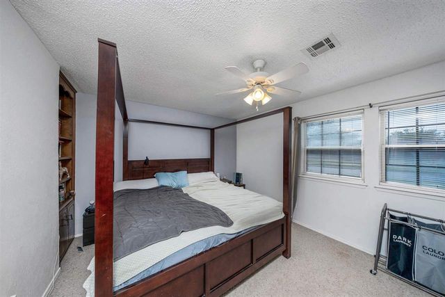 706 SW Normandy Ave, Lawton, OK 73505