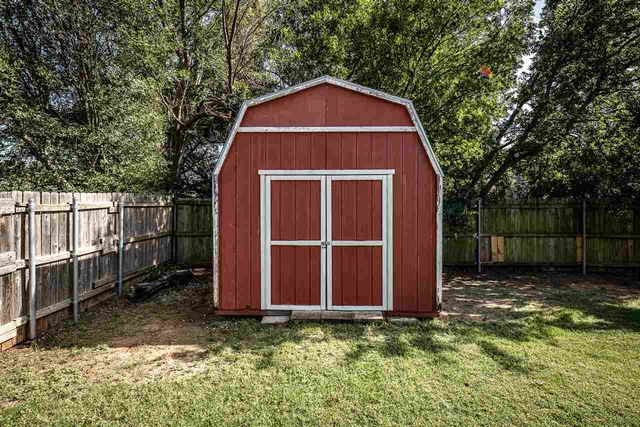 706 SW Normandy Ave, Lawton, OK 73505