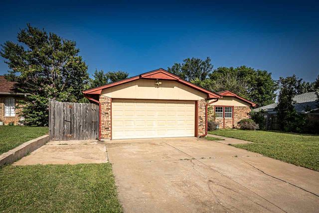 706 SW Normandy Ave, Lawton, OK 73505